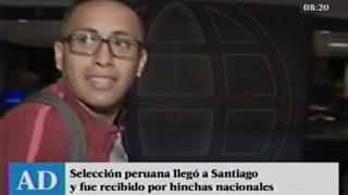 Selección llegó a Santiago y fue ovacionada por barra peruana