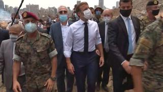 Beirut: Emmanuel Macron visita  zona de desastre y promete ayudar al Líbano  | FOTOS