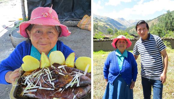 A sus 74 años, la señora Lucinda Tacanga se ha convertido en una estrella de las redes sociales con sus videos de recetas. En la foto sostiene una bandeja de truchas al vapor, una de sus especialidades. Fotos: Marcial Campos Tacanga.