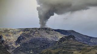 Volcán Nevado del Ruiz aumenta temperatura y mantiene amenaza de erupción en Colombia