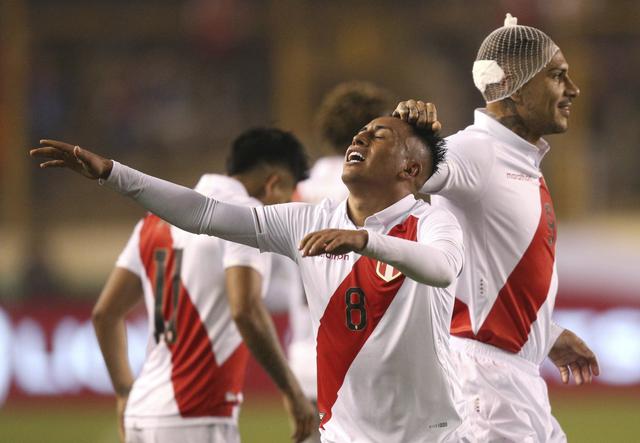 Cueva le dio el triunfo a Perú con un golazo. (Foto: AP)