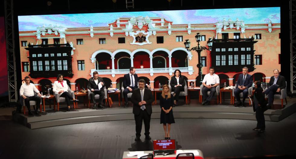 Ocho candidatos debaten a una semana de las elecciones. Encuentro es organizado por el JNE y se realiza en la UNMSM