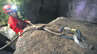 Rescate de español atrapado en una cueva se hace por tramos