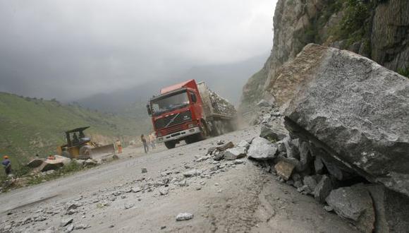 Carretera Central bloqueada por caída de huaico en Huarochirí