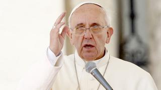 Papa Francisco: "Hay que acompañar con misericordia" a los homosexuales