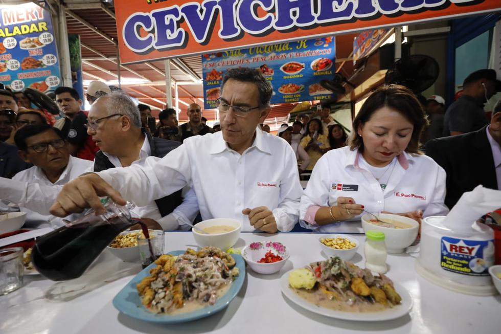 Vizcarra aprovechó su paso por Moquegua para comer un cebiche. (Foto: Piko Tamashiro / GEC)
