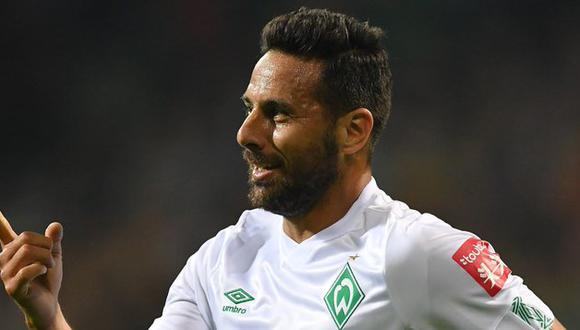 Claudio Pizarro celebrando su segundo gol en la DFB Pokal. (Foto: Werder Bremen)