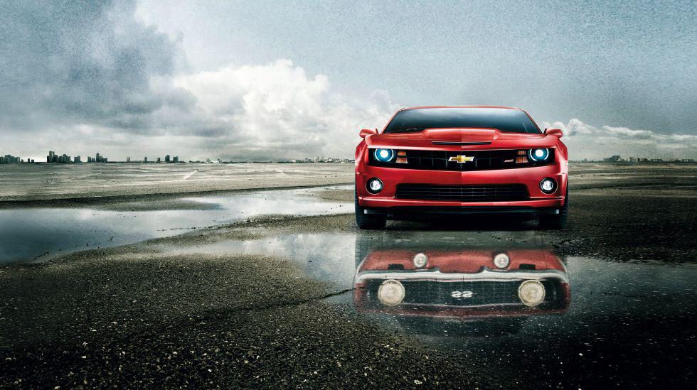La quinta generaci&oacute;n del Camaro apareci&oacute; en el 2006 con un look agresivo y de guardafangos pronunciados que se asemejaba a la primera generaci&oacute;n. Otra cosa que trajo consigo fue la gran potencia del primero  con una versi&oacute;n SS