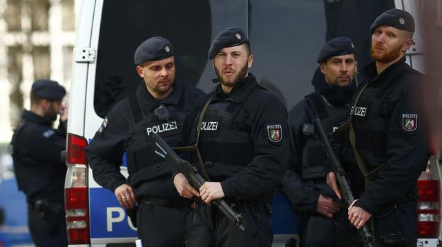 Alemania: Policía cierra centro comercial por temor a un ataque - 1