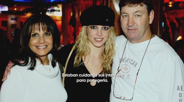 Britney and her parents when everything, apparently, was happiness.  (HBO Max)