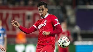 Twente de Renato Tapia fue sancionado por problemas financieros