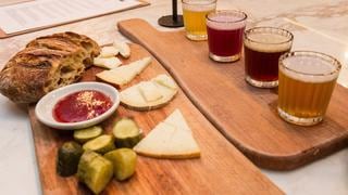 Cheese Loves Beer III: La trinidad del pan, queso y cerveza