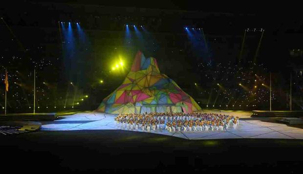 A festival of lights took place at the opening of the Lima 2019 Pan American Games. (Photo: Violeta Ayasta)