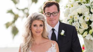 "Tres por tres": así se celebró la romántica boda en la playa de Bob Saget yKelly Rizzo