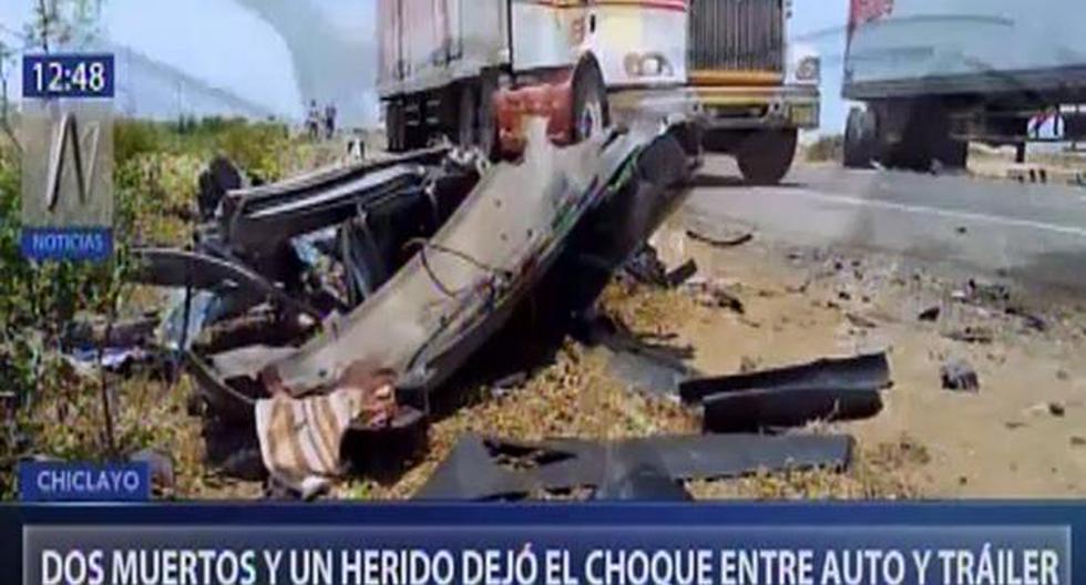 Dos muertos y un herido dejó el choque entre un auto y un camión en Lambayeque. (Canal N)