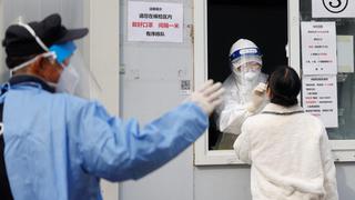 China registra 1.952 nuevos casos de COVID-19, 1.860 de ellos por contagio local