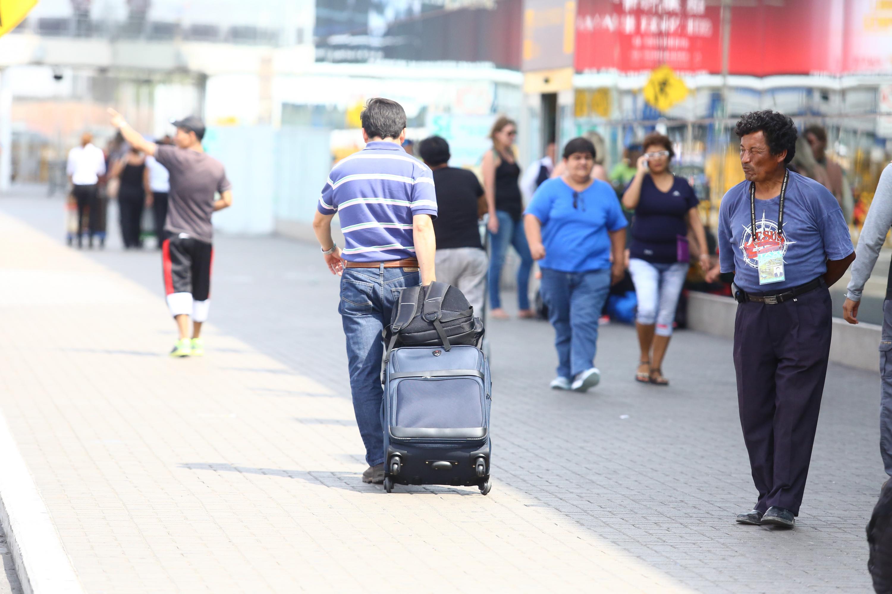 Los aeropuertos y terminales terrestres, ferroviarios, marítimos, fluviales y lacustres, y todos sus servicios complementarios, funcionarán con normalidad. (Foto: archivo)
