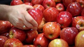 YouTube: ¿estamos comiendo cera con las manzanas? (VIDEO)