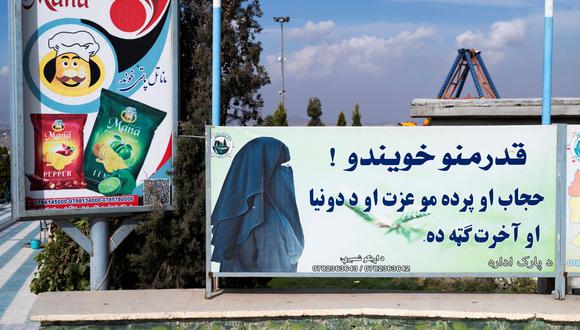 Los talibanes prohibieron a las mujeres afganas entrar en los parques públicos y gimnasios de Afganistán. (Wakil KOHSAR / AFP).