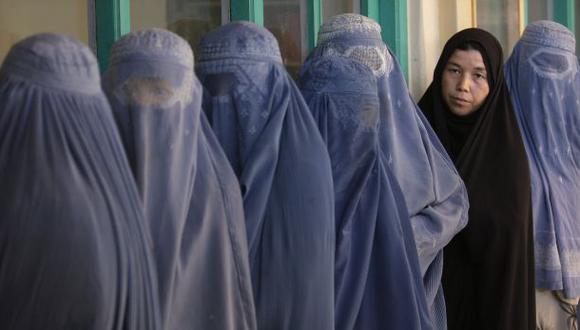 Las 29 prohibiciones que los talibanes imponen a las mujeres
