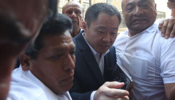 Kenji Fujimori llegó al interrogatorio con dos abogados. La defensa de Keiko participó en la diligencia. (Foto: Rolly Reyna / El Comercio)