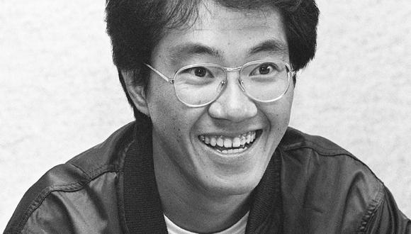Esta fotografía en blanco y negro tomada en mayo de 1982 muestra al artista de manga japonés Akira Toriyama, cuya muerte fue anunciada el 8 de marzo de 2024. Él dejó de existir el 1 de marzo (Foto: JiJi Press / AFP)