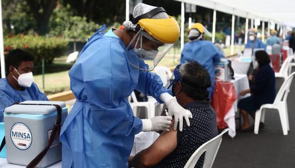 La vacunación de este grupo etario se realiza con dosis del laboratorio Pfizer | Foto: El Comercio / Referencial