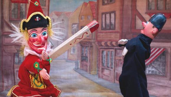 Para continuar viendo el teatro de marionetas interrumpido en la mitad del castigo, los niños debían invertir sus propios recursos. (Foto: BBC / Getty Images)