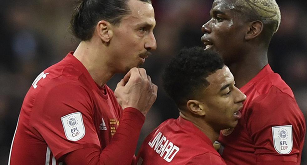 Paul Pogba y Zlatan Ibrahimovic protagonizaron un ameno momento tras conquistar la EFL Cup con el Manchester United. La respuesta del sueco fue lo mejor. (Foto: EFE)