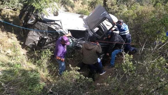 El vehículo cayó por un abismo de casi 100 metros profundidad en el marco de una competencia automovilística organizada por la comuna provincial. (Foto: Carlos Peña)