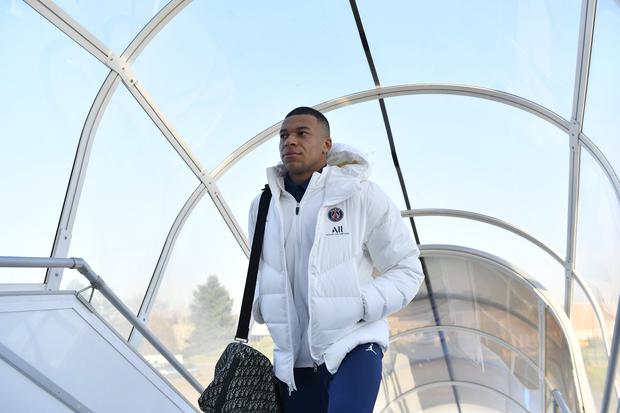 Kylian Mbappé on the road to Spain.  (Photo: PSG)