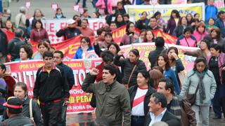 Congelarán cuentas de gobiernos regionales que paguen a maestros en huelga