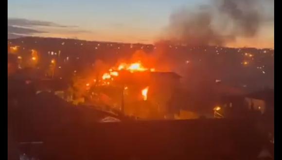 Rusia: un avión ruso de combate se estrella contra un edificio residencial en la ciudad siberiana de Irkutsk. (Captura de video).