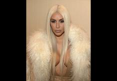Kim Kardashian te enseña truco para lucir un escote de infarto