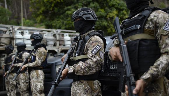 Integrantes de las FAES, escuadrón de la policía de Venezuela. (Photo by Matias Delacroix / AFP).