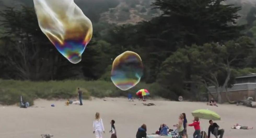 Este espectáculo de burbujas se ha vuelto viral en la red. (Foto: Captura)