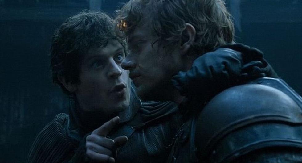 Iwan Rheon es Ramsay y Alfie Allen es Theon en 'Game of Thrones' (Foto: HBO)