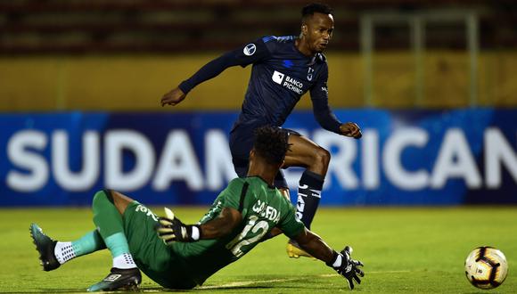 U. Católica vs. Melgar: Walter Chalá anotó el 4-0 con extraña definición por Copa Sudamericana | VIDEO. (Foto: AFP)