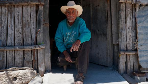 Pedro Salazar es uno de los seis últimos hablantes de ixcateco, un idioma destinado a desaparecer en el sur de México. (Foto: EFE)