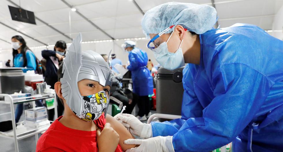 La vacunación de niños de 5 a 11 años iniciaría la próxima semana. Foto: EFE