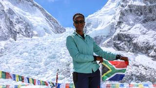 Una sudafricana, primera mujer africana en subir el Everest