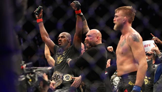 UFC 232: revive todas las peleas del mega evento que coronó a Jon Jones y Amanda Nunes | VIDEO. (Foto: AFP)