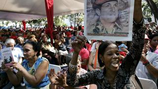 Chavistas tildan de capitalista a Maduro por medidas económicas