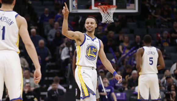 Warriors dominó 132-100 a Pacers con una actuación magistral de Stephen Curry en Indianapolis. (Foto: AFP)