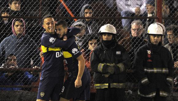 Darío Benedetto, delantero de Boca Juniors, celebra su gol de penal ante Independiente de Avellaneda por el Torneo Argentino. (AFP)