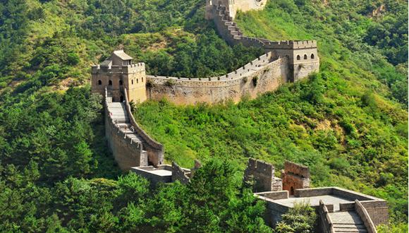 La Gran Muralla China tiene más de 21 mil kilómetros y es considerada la mayor obra de ingeniería del mundo. (Foto: Shutterstock)