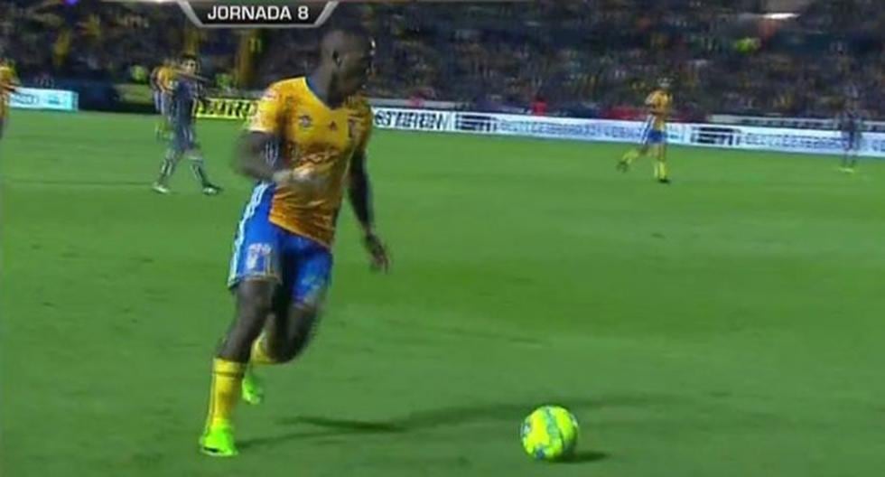 Luis Advíncula jugó su segundo partido como titular con el Tigres en el Clausura de la Liga MX.