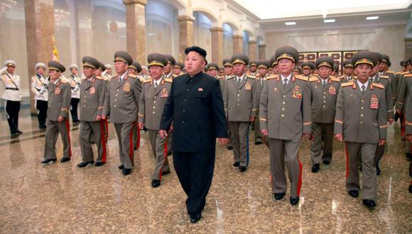 Kim Jong-un sorprende al aparecer cojeando en la TV norcoreana