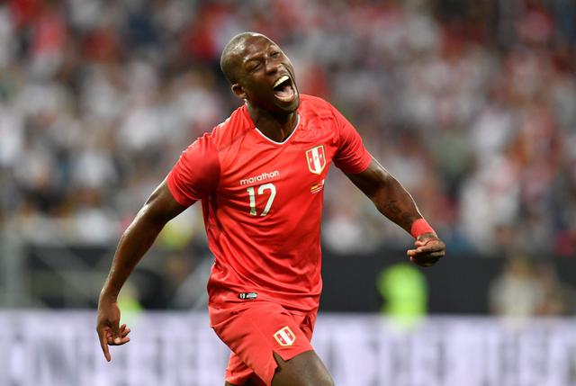 Defensa: Luis Advíncula (Rayo Vallecano) | Foto: AFP