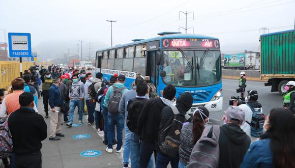 El transporte público debe cumplir protocolos para el traslado de pasajeros y así evitar contagios de COVID-19 en los buses. (Foto: Lino Chipana)